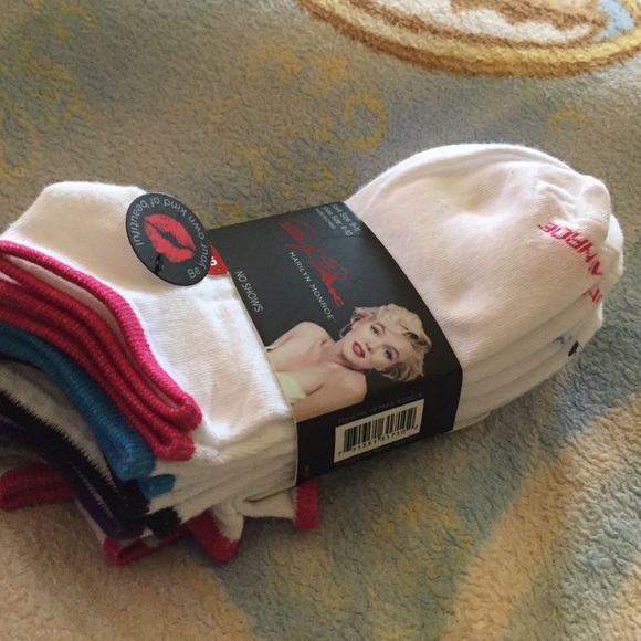 Marilyn Monroe Other - Lovely Marilyn Monroe socks 6pk