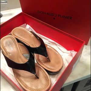 DONALD J PLINER Black Patent Leather Platform