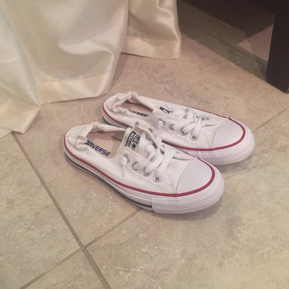 White low-top/slip-on Converse
