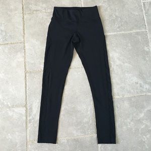 Black yoga pants