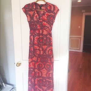 Graphic v neck t-shirt maxi