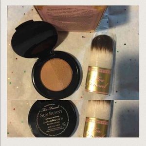 BNIB Too Faced Bronzer, Brush & Blush set🌟Hold⭐
