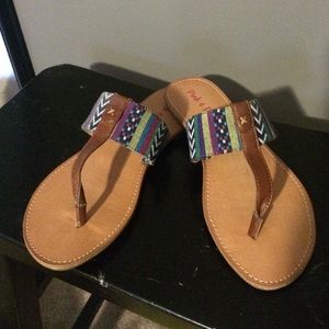 Thong sandal gently used