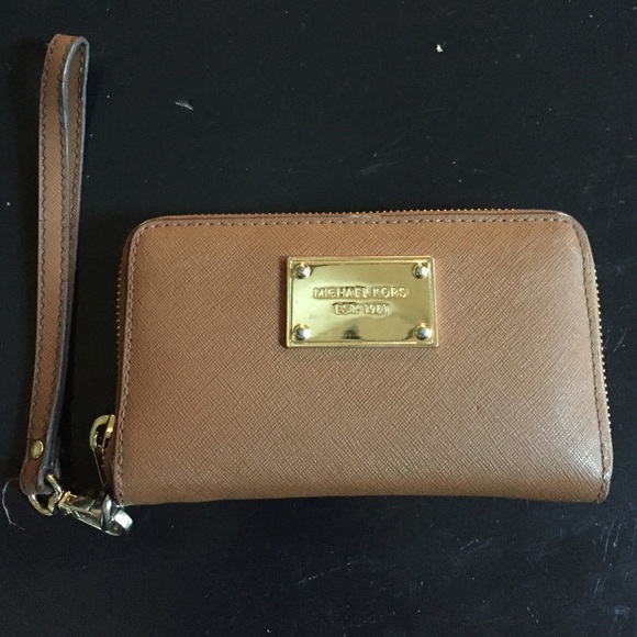 Michael Kors wristlet
