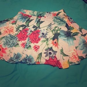 Super cute floral skirt
