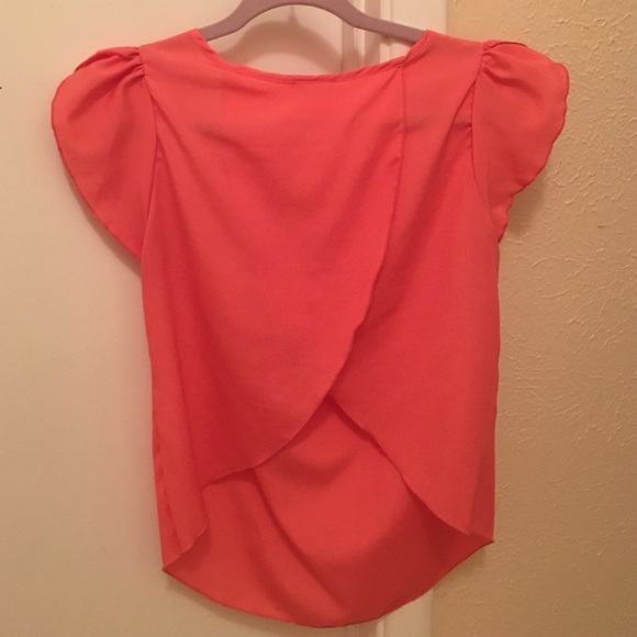 Women's size medium top - Picture 2 of 2