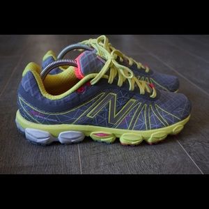 New Balance Women's Running 890v4 Size 9