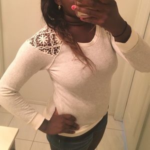 🎉HP🎉Long Sleeve with Lace Shoulders