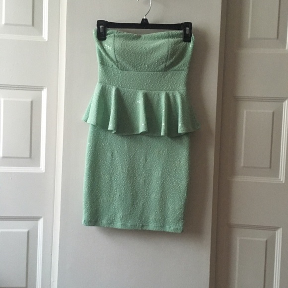 Body Central size small sea foam green mini dress!