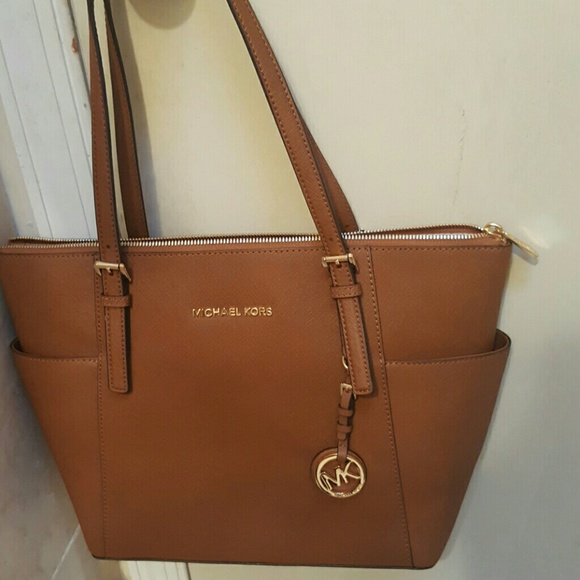 Michael Kors Jet Set Top Zip Saffiano Medium Tote