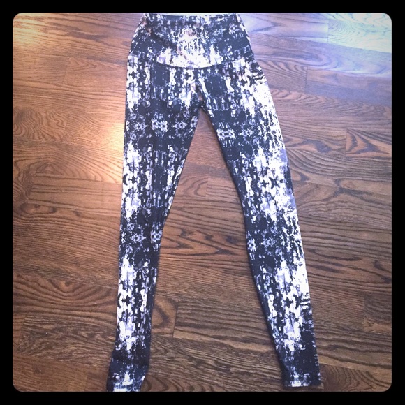 Super chic yoga tights