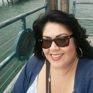 Meet your Posher, Yolanda