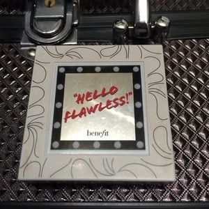 Benefit- Hello Flawless