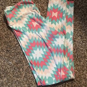 LuLaRoe OS leggings
