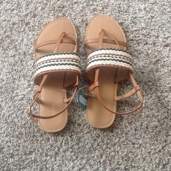 Maurices Shoes - ✴final sale✴ Women's size 11 sandals ❤️