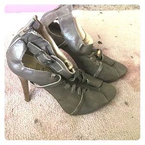 Gray/Taupe Heels