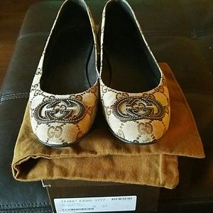 Gucci flats