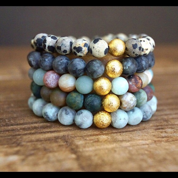 Function & Fringe Jewelry - HP 💜 Faceted and Matte Gemstone bracelet.