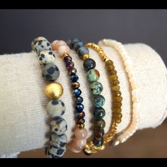 HP 💜 Faceted and Matte Gemstone bracelet. - Picture 3 of 5