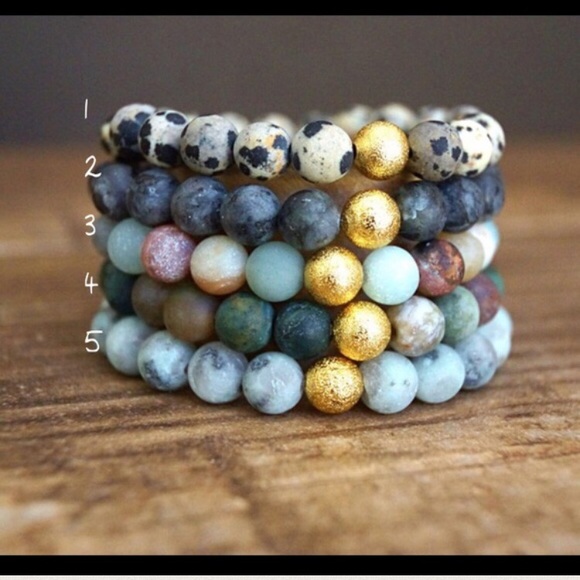 HP 💜 Faceted and Matte Gemstone bracelet. - Picture 5 of 5