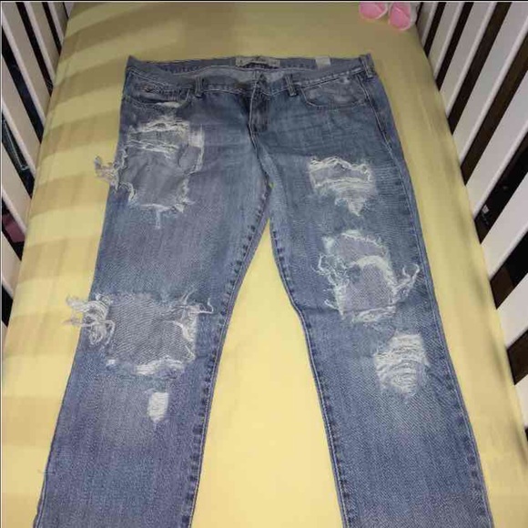 Hollister destroyed wash straight leg jeans
