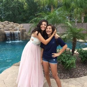 Meet your Posher, Maya