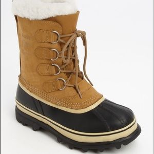 Sorel Caribou winter boots size 9