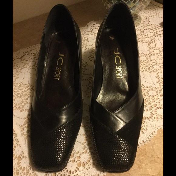 Basic Leather Black Pumps - image 1