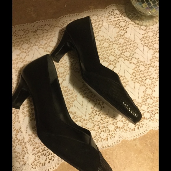Basic Leather Black Pumps - image 2