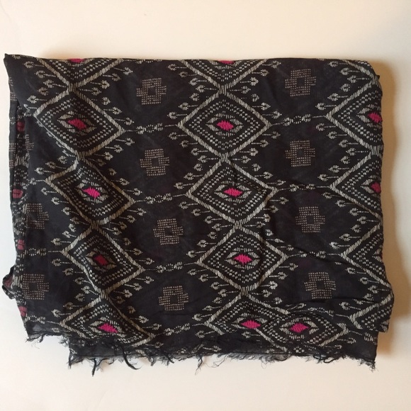 American Eagle Outfitters Accessories - AE infinity scarf