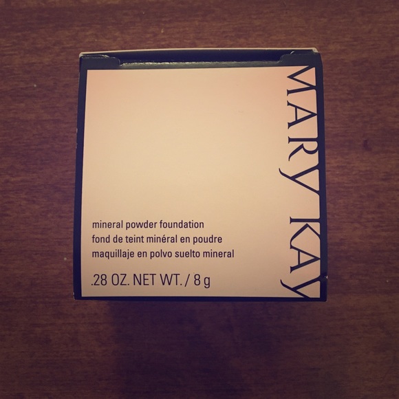 New Mary Kay Mineral Powder Foundation