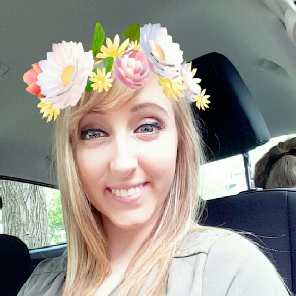 Meet your Posher, Danielle