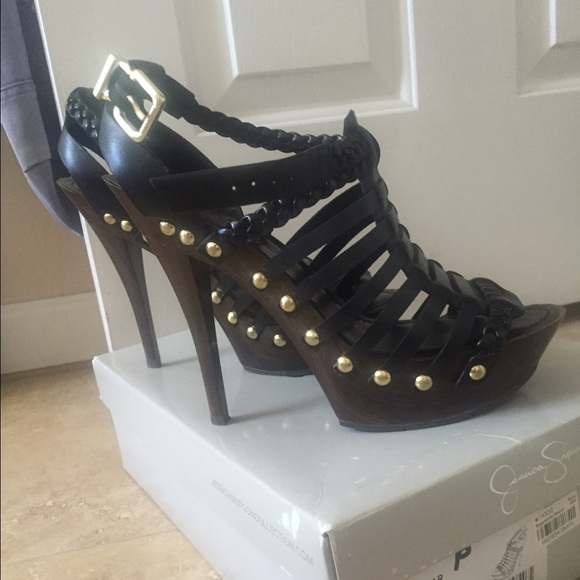 Jessica Simpson sandals - Picture 1 of 3