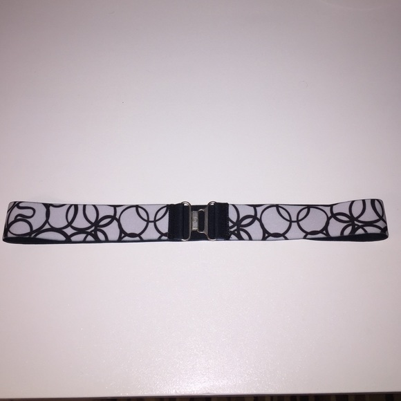 Lululemon reversible belt.
