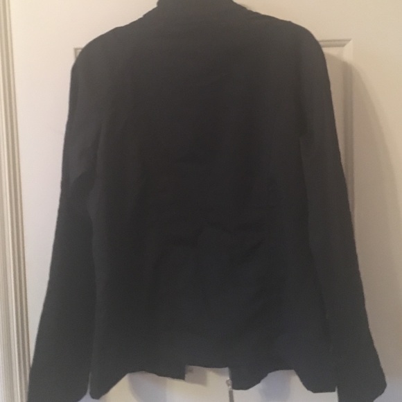 Windbreaker - Picture 4 of 4