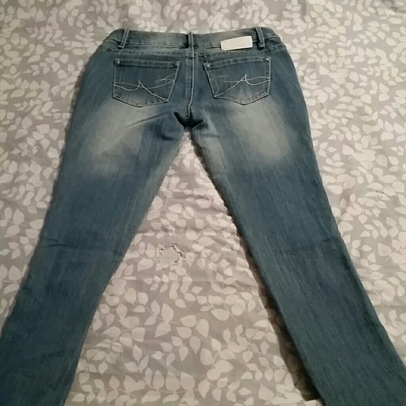ALMOST FAMOUS light wash skinny jeans - Picture 4 of 4