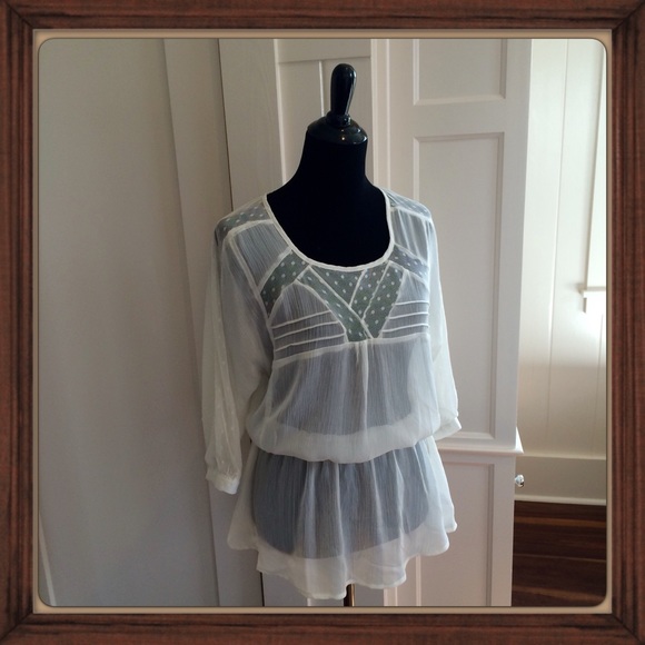 SOLD!  Sheer & Flowy Tunic by Xhilaration - Picture 6 of 6