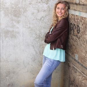Meet your Posher, Maeve