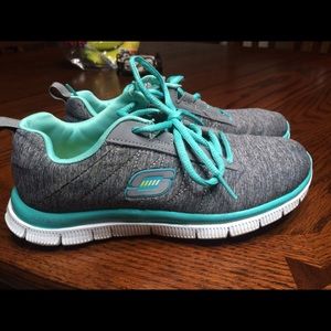 Skechers light gray, mint & white tennis shoes