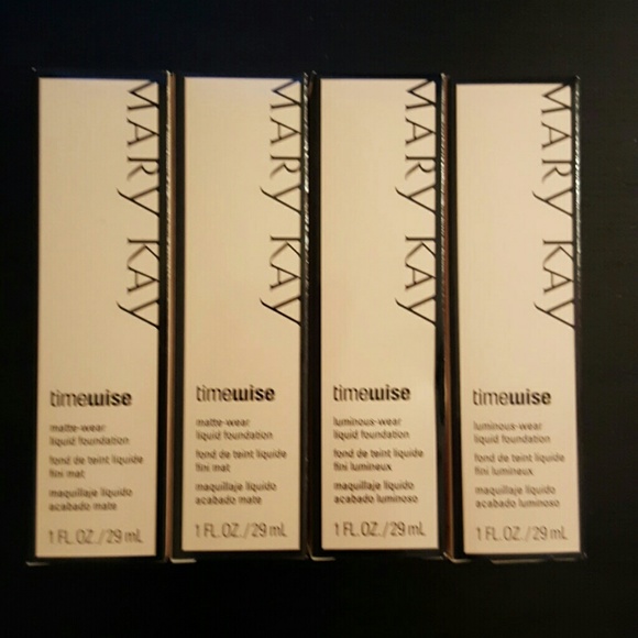 NWT Mary Kay Foundation Set