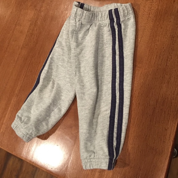 Carter's - Picture 2 of 3