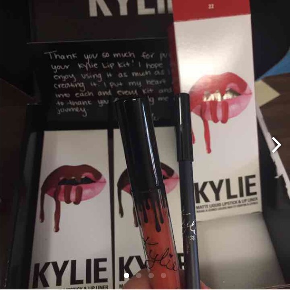 Kylie Matte Lip Kit 22 NIB - Picture 1 of 4