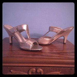 🎁 Gold Sandals 🎁