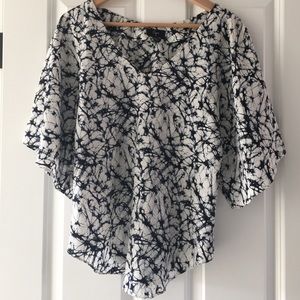Aqua brand flowy top with 3/4 length sleeves.