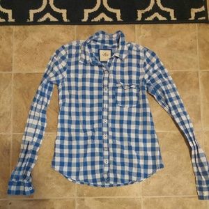 🎉 Hollister Button Up Perfect for Fall