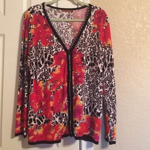 Super cute zip up light sweater.