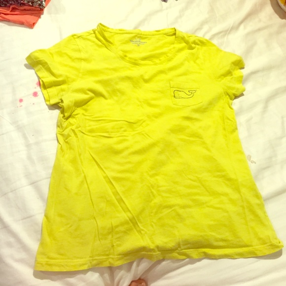 Vineyard vines tee