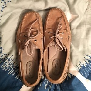 Simple Sperry Boat Shoes