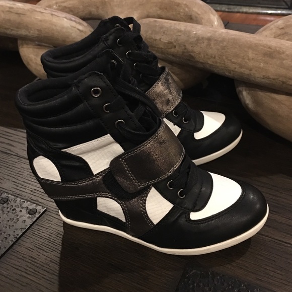 Express Shoes - NWOT Express Wedge Sneakers