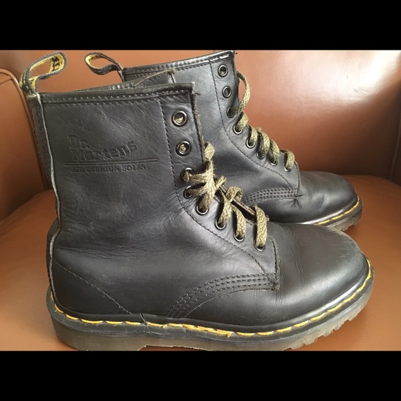 Dr. Marten - 8 eye - black boot - size 6 women